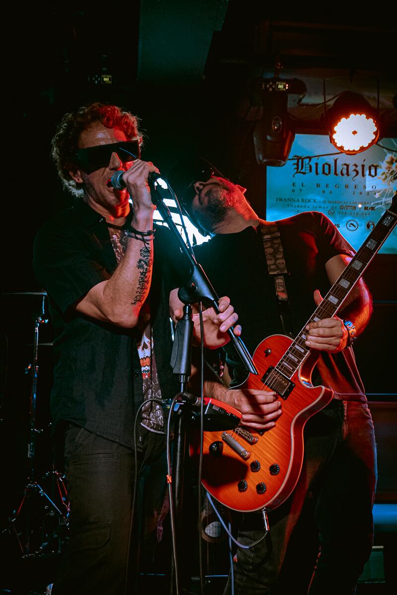 BIOLAZIO vocalista rojo